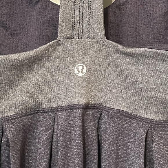 LULULEMON Power Dance Tank Yoga Top Built in Bra Gray / Dark Gray Size 4 - Picture 11 of 12
